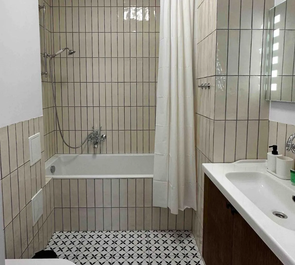 Cozy Apartment Krasinski Garden Warsaw Poland